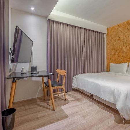 Light Hostel - Đài Nam Ngoại thất bức ảnh