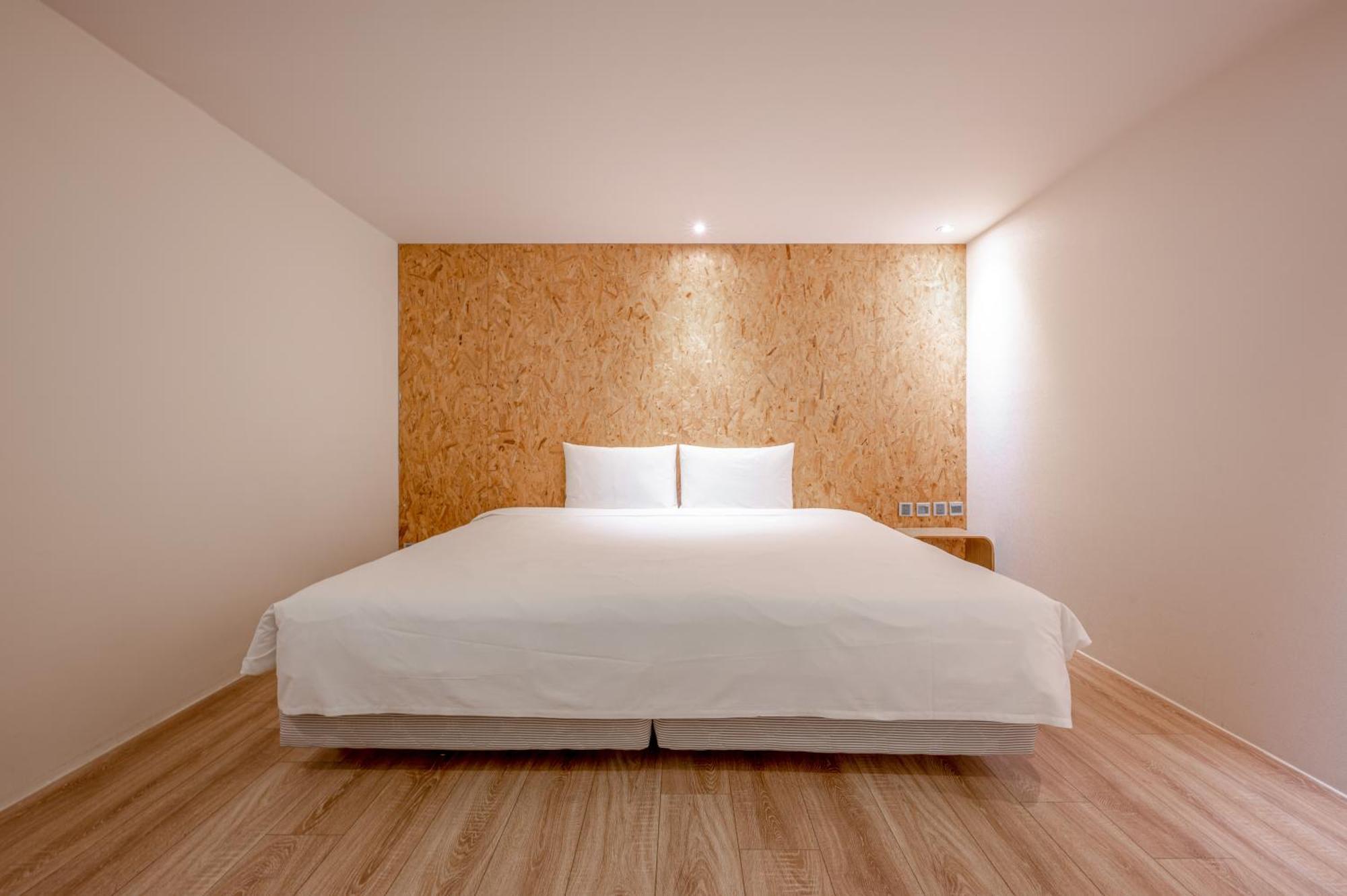 Light Hostel - Đài Nam Ngoại thất bức ảnh