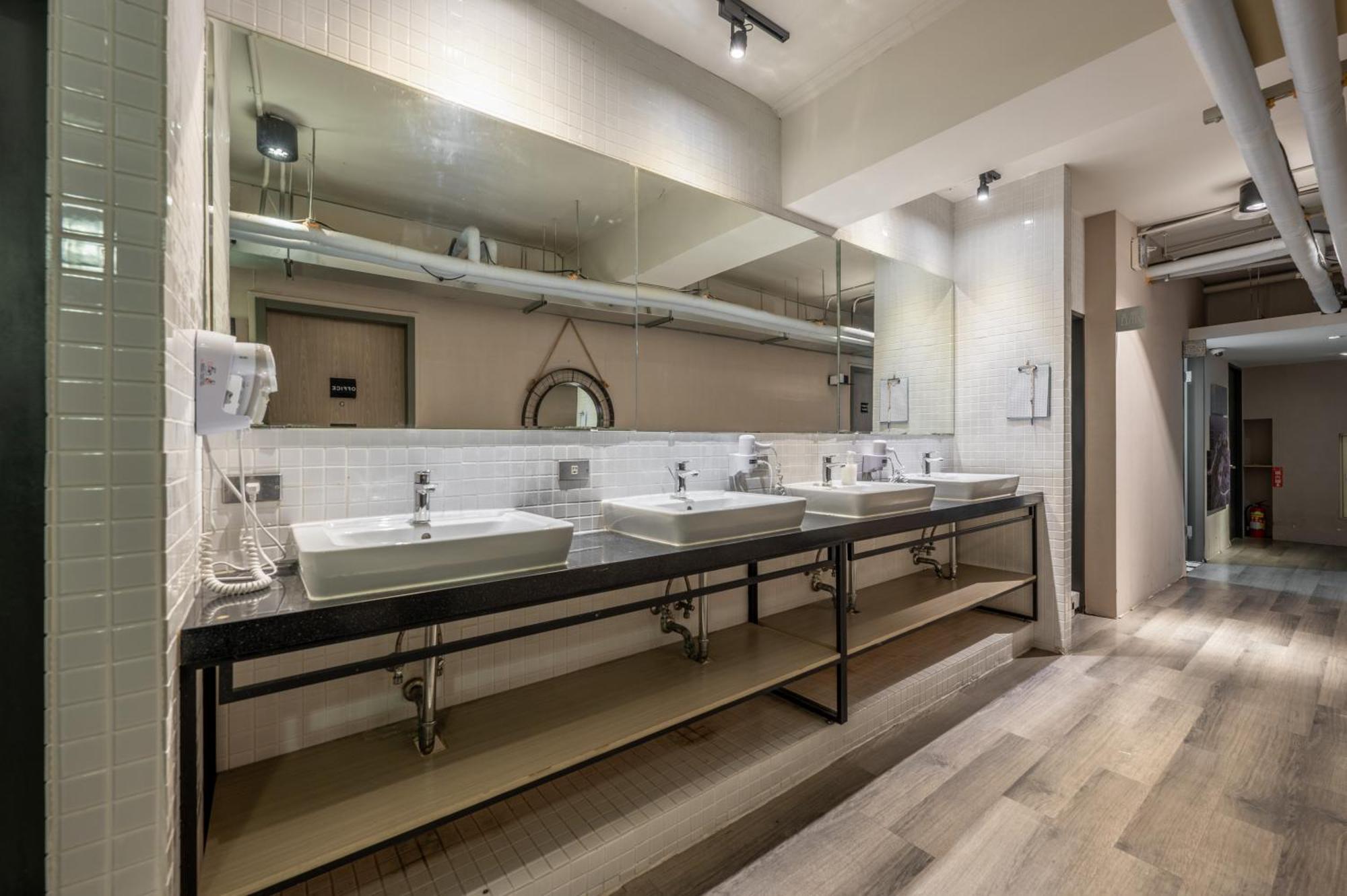Light Hostel - Đài Nam Ngoại thất bức ảnh