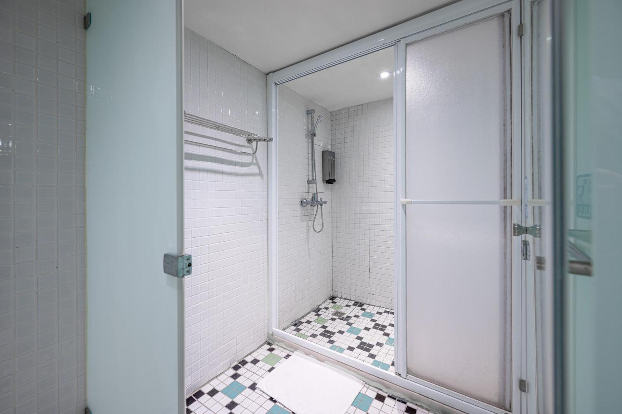 Light Hostel - Đài Nam Ngoại thất bức ảnh