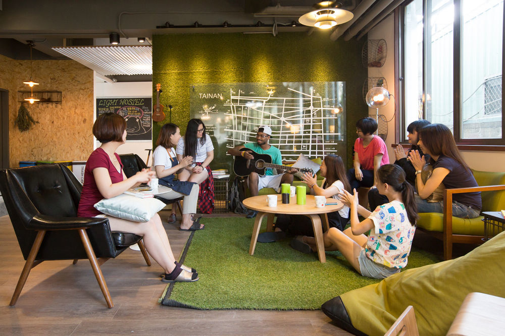 Light Hostel - Đài Nam Ngoại thất bức ảnh